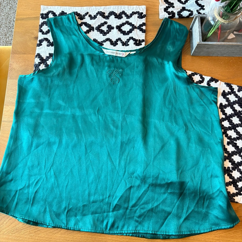 Victoria’s Secret Teal Sleeveless Silky Pajama Top Womens size large L